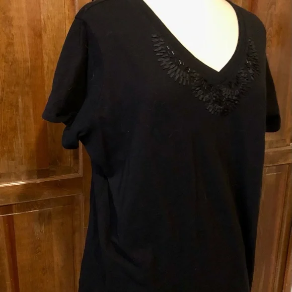 Jones New York Signature Woman Black Beaded V-Neck T-Shirt, 1X - Picture 2 of 10